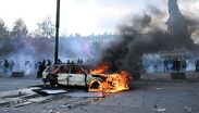 Enfrentamientos y fuego causaron daños en la Plaza de la República de París y en recintos históricos como el ayuntamiento de Limoges.