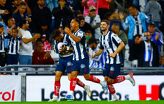 Festejo de gol con Diego Rossi (izquierda), 'Rica' Chávez y Hugo Cuypers.