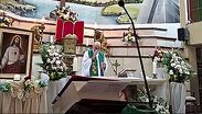 La cruz se desprendió cayendo sobre el área del altar.