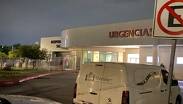 Los paramédicos de la Cruz Roja trasladaron al hombre al hospital tras brindarle atención de emergencia.