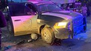 Personal de la Fiscalía acordonó la zona tras el accidente de la unidad 6628 de la Policía Estatal; el cuerpo fue trasladado al Semefo.