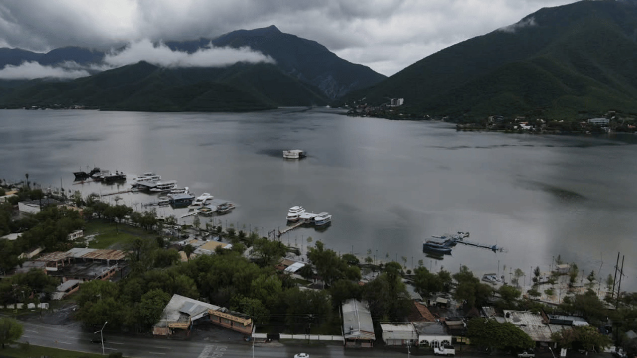 Presa La Boca supera su capacidad tras fuertes lluvias. TD Fin de Semana Matutino Monterrey, 18 de octubre de 2026
