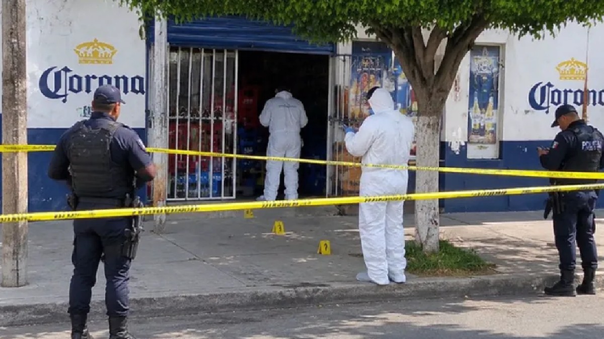 La víctima, identificada como el encargado del negocio, sufrió heridas de gravedad.