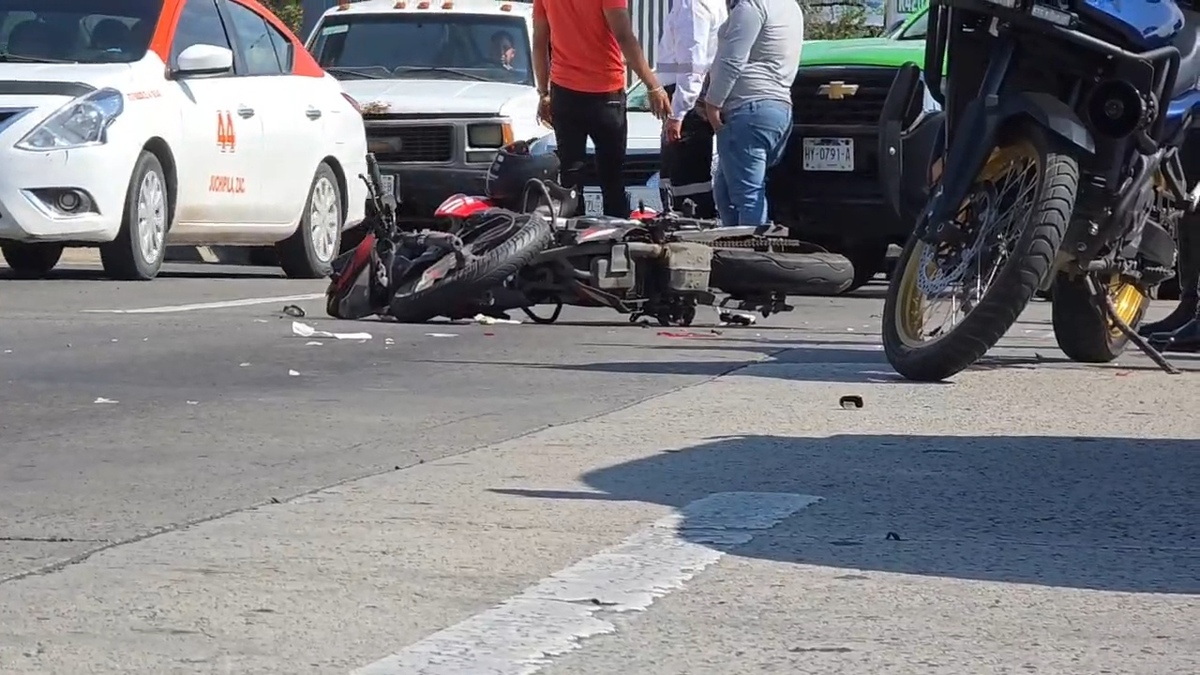 El accidente generó obstrucciones en la vialidad.
