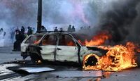 Enfrentamientos y fuego causaron daños en la Plaza de la República de París y en recintos históricos como el ayuntamiento de Limoges.