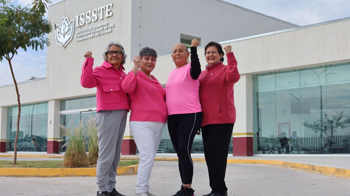 Especialistas del ISSSTE Torreón promueven la autoexploración de mamas y axilas, recordando que el cáncer mamario también afecta a hombres.