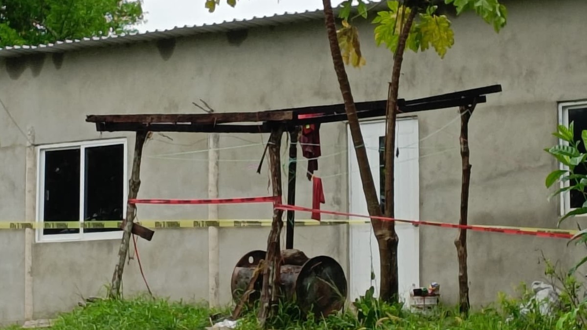 La familia habitaba una vivienda en un rancho que pertenece al exdiputado Renato Troncó, en Las Choapas |
