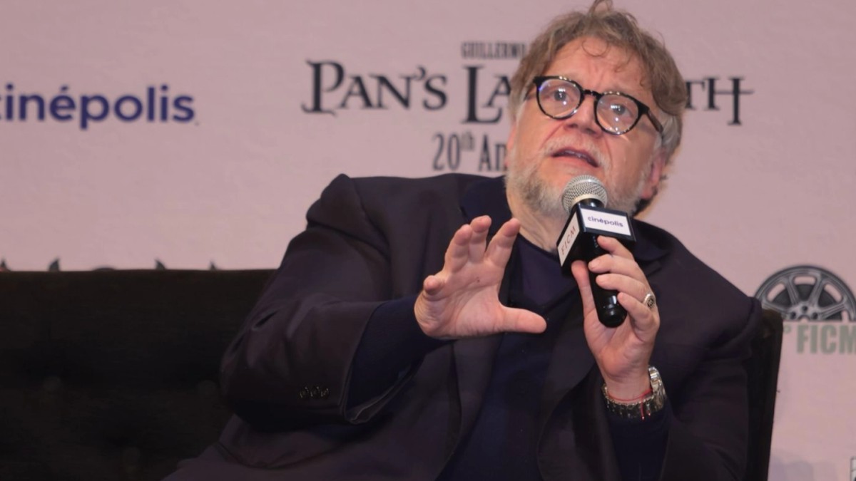 Mientras hablaba sobre este tema, Guillermo del Toro tuvo que hacer una pausa para secarse las lágrimas | Milenio