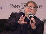 Mientras hablaba sobre este tema, Guillermo del Toro tuvo que hacer una pausa para secarse las lágrimas | Milenio