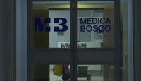 Por sus propios medios, sus familiares lo trasladaron de inmediato al hospital privado, sin embargo se desvaneció.