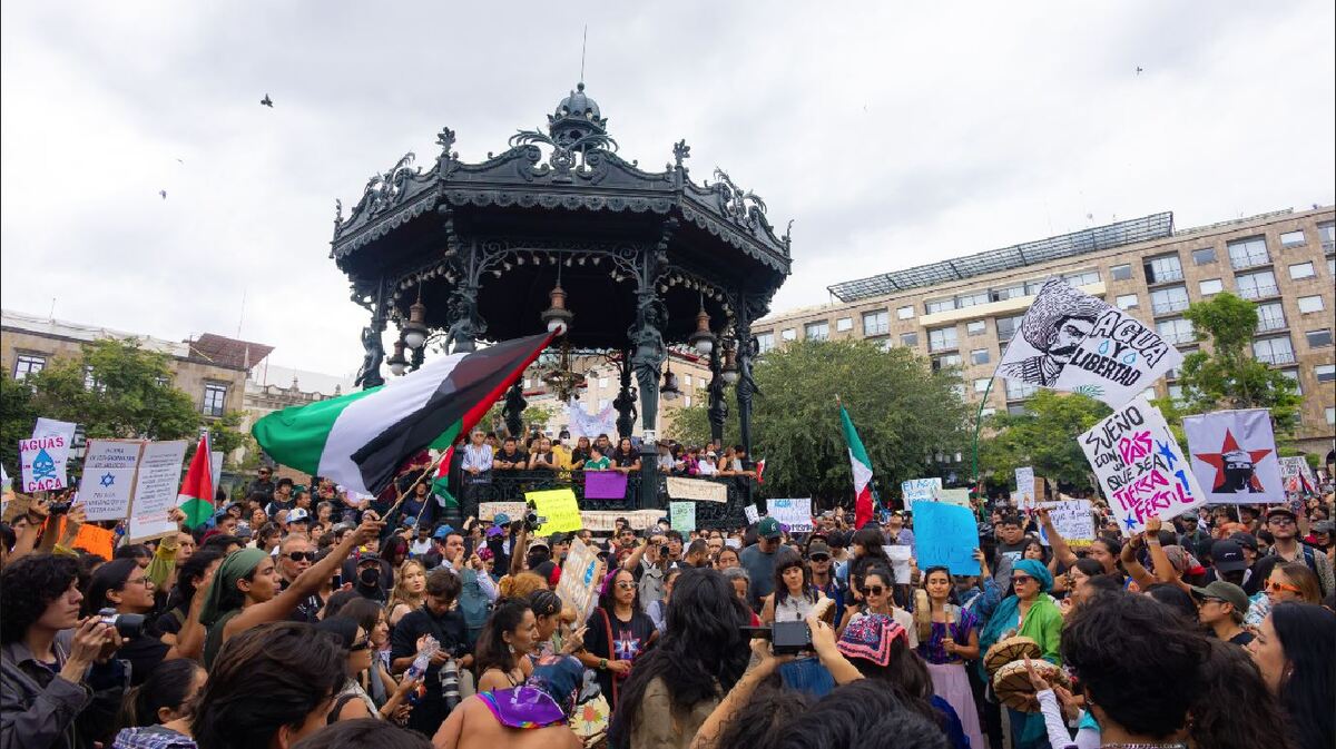 Muchos de los manifestantes reprocharon los actos de violencia durante la movilización.