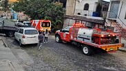 Protección Civil y Bomberos de Tlaquepaque acudieron al sitio para extraer el cuerpo del hombre del interior del aljibe