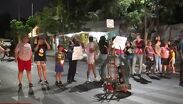 Vecinos de Polanquito Guadalajara exigen agua y bloquean avenida 8 de Julio.