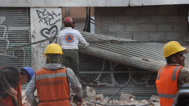 Evita interferir en las labores de las unidades de protección civil.