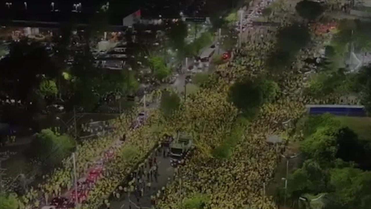 Flávio Bolsonaro reúne a miles de personas en la región amazónica de Brasil