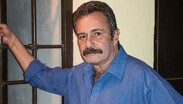 A pesar de los obstáculos, Carlos Miguel no abandonó por completo su interés por la actuación.