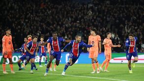 PSG le ganó el partido de Champions al Barcelona en los últimos 10 minutos / Reuters