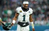 El quarterback estrella de los Philadelphia Eagles se perderá el resto del año tras detectársele trombosis en la pantorrilla y embolia pulmonar.