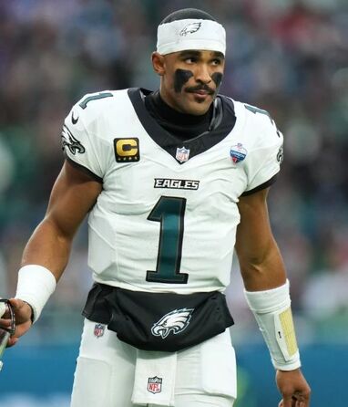 El quarterback estrella de los Philadelphia Eagles se perderá el resto del año tras detectársele trombosis en la pantorrilla y embolia pulmonar.