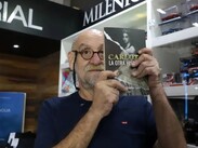 Trueba reconoció que escribió y descartó entre tres y cuatro versiones de la novela