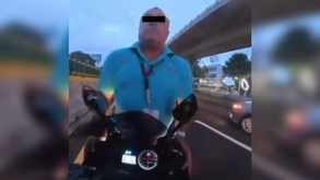 Una motociclista fue agredida por conductor en Tlalnepantla.
