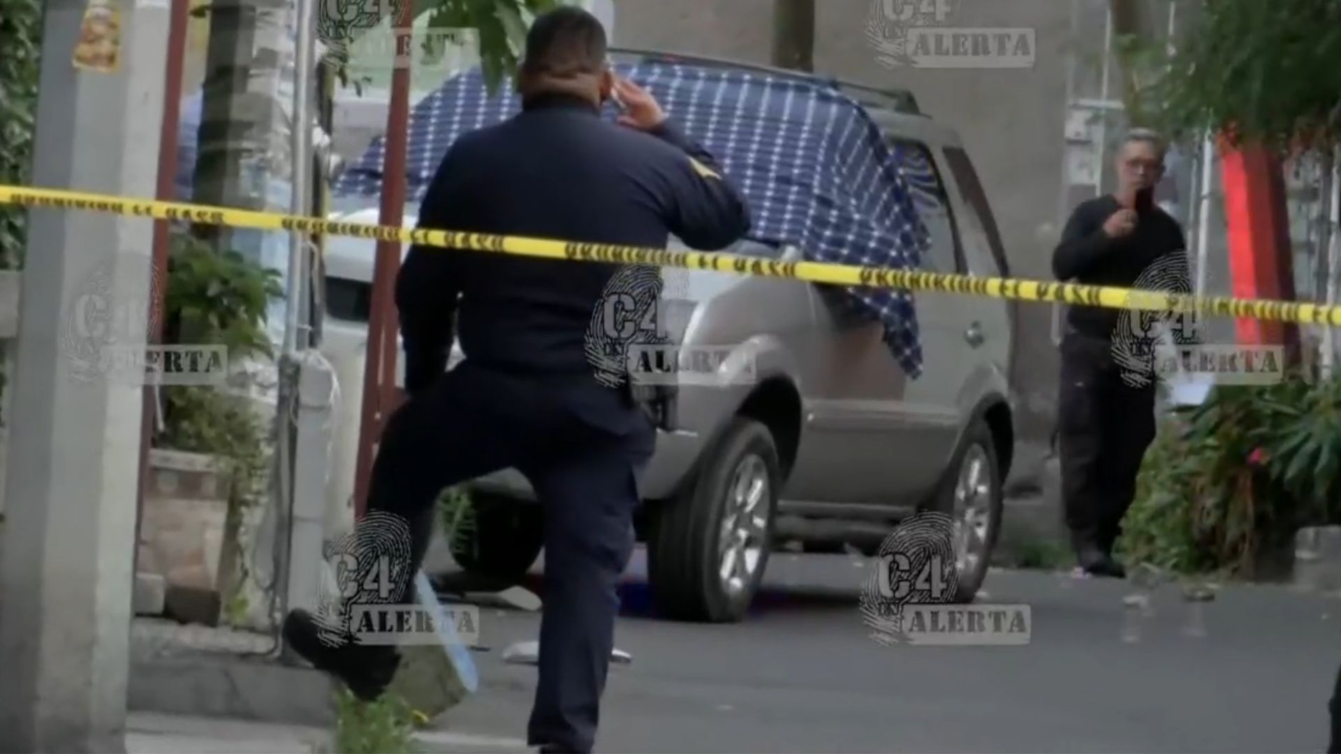 Ataque directo en Xochimilco: Sicarios a bordo de una moto ejecutan a hombre de 9 balazos. C4 en Alerta, 21 de octubre 2026