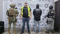 En la captura de 'El Nenuco' se aseguraron armas y vehículos. | Foto: FGR