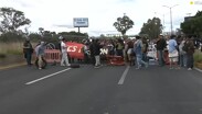 Comunidad de la FES Aragón cierra la avenida Central y exige respuesta a su pliego petitorio.