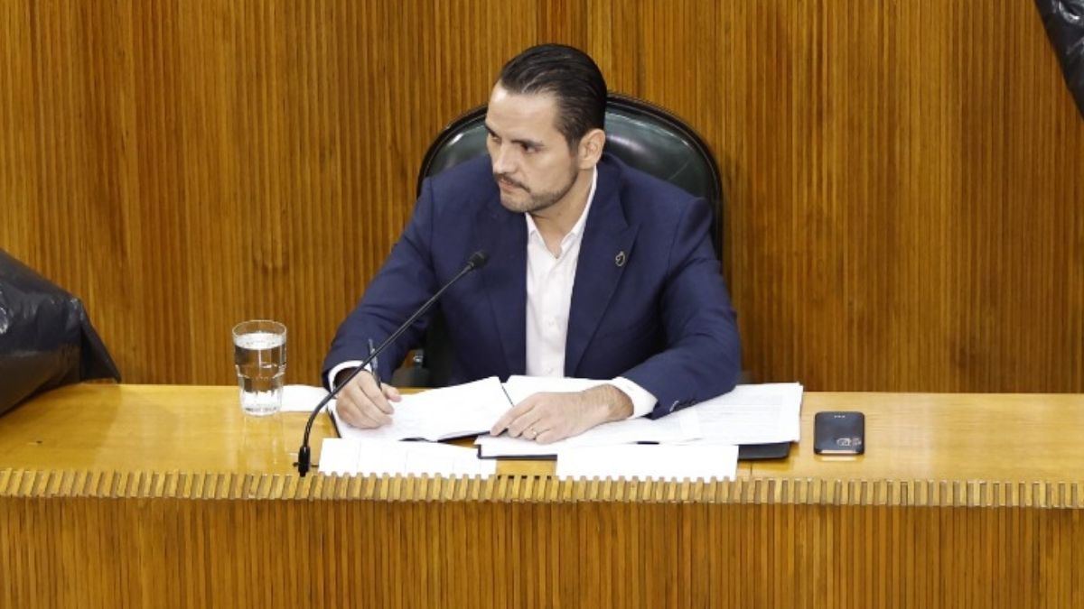 El director de Simeprode, aclaró en el Congreso los adeudos millonarios de municipios en la recolección de desechos.