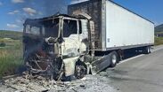 Incendio de un tráiler provocó congestionamiento vehicular en el Macrolibramiento en Tlajomulco.