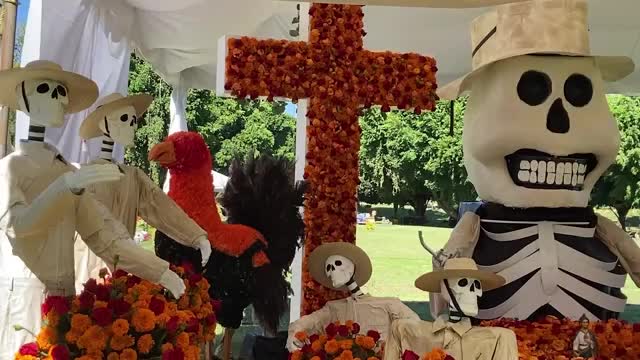 Ostentosa decoración floral sorprende en la tumba atribuida a 'El Mencho' en Zapopan