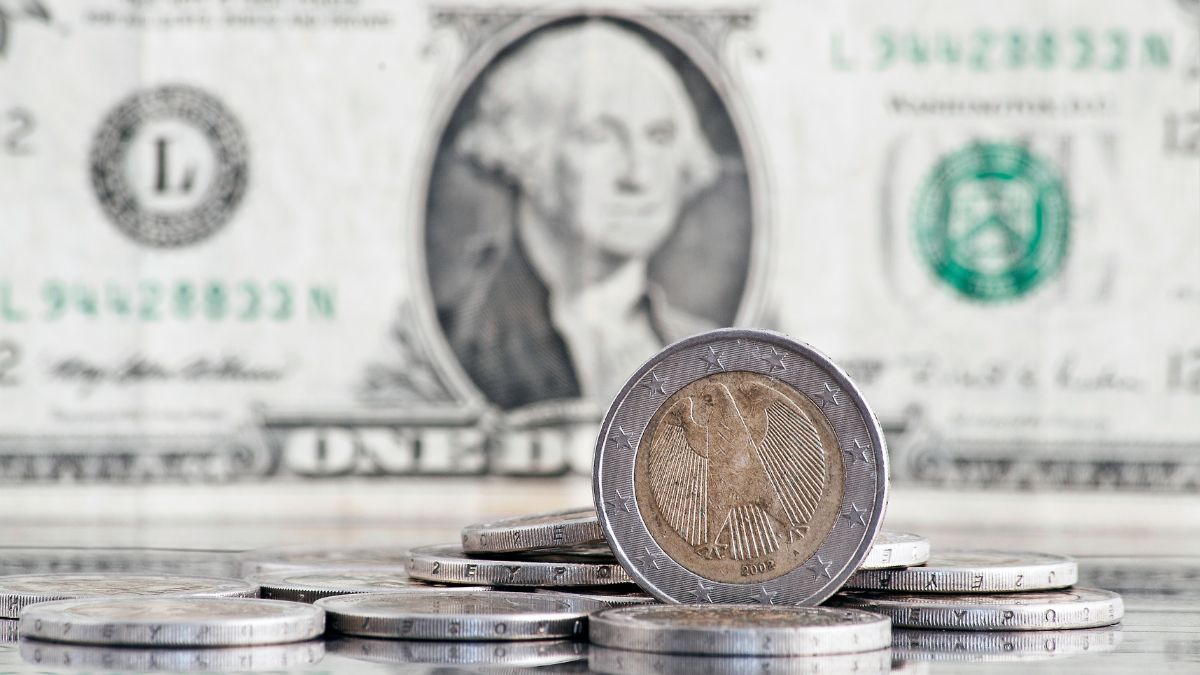 Peso mexicano sigue luchando para romper mala racha contra el dólar.