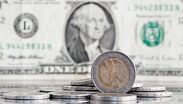Peso mexicano sigue luchando para romper mala racha contra el dólar.