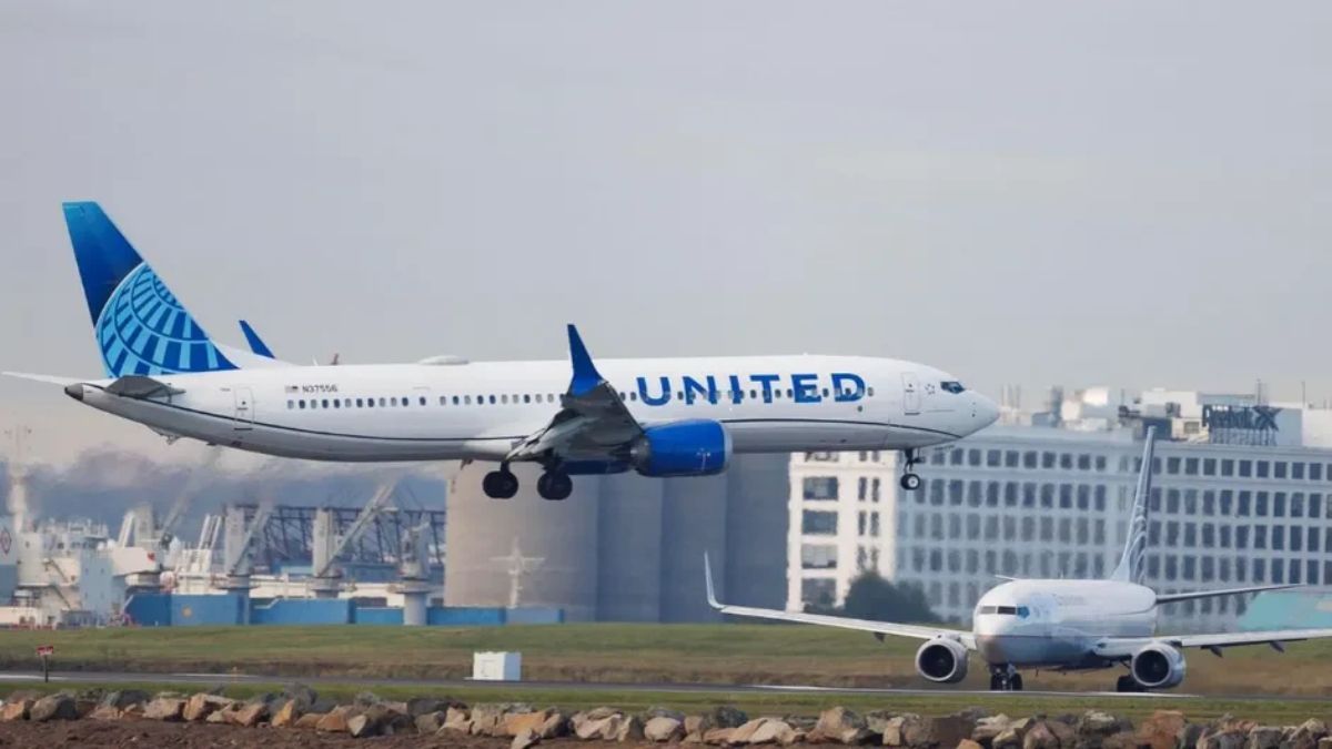 United Airlines prevé finalizar este año con unos 100 vuelos diarios de pasajeros en el mercado mexicano.