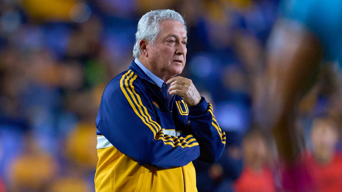 'Vuce' perdió su primer partido dirigiendo a Tigres en el 'Uni' en el Apertura 2026 / Mexsport
