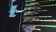Equipos de ciberseguridad trabajan a contrarreloj para actualizar servidores.