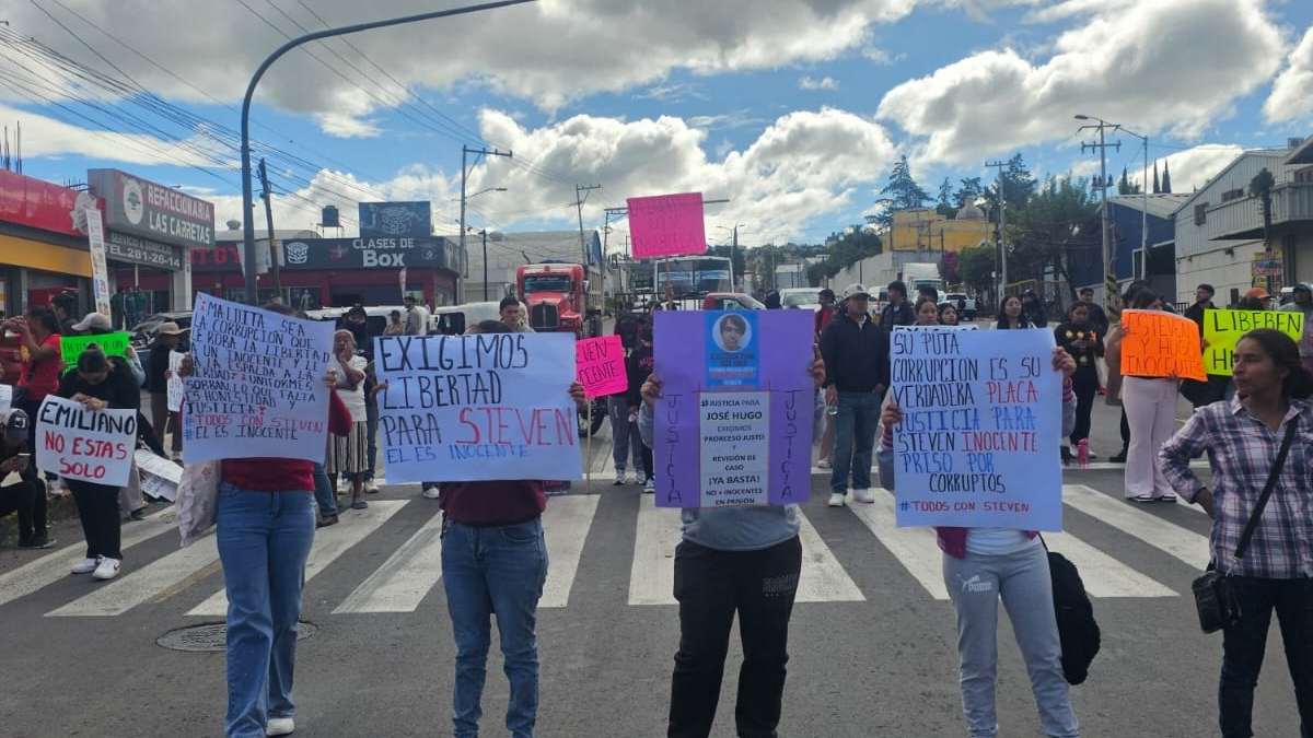 Familiares de Hugo N. y Steven N., se manifestaron en La Guadalupana exigiendo una investigación transparente; señalaron que son inocentes