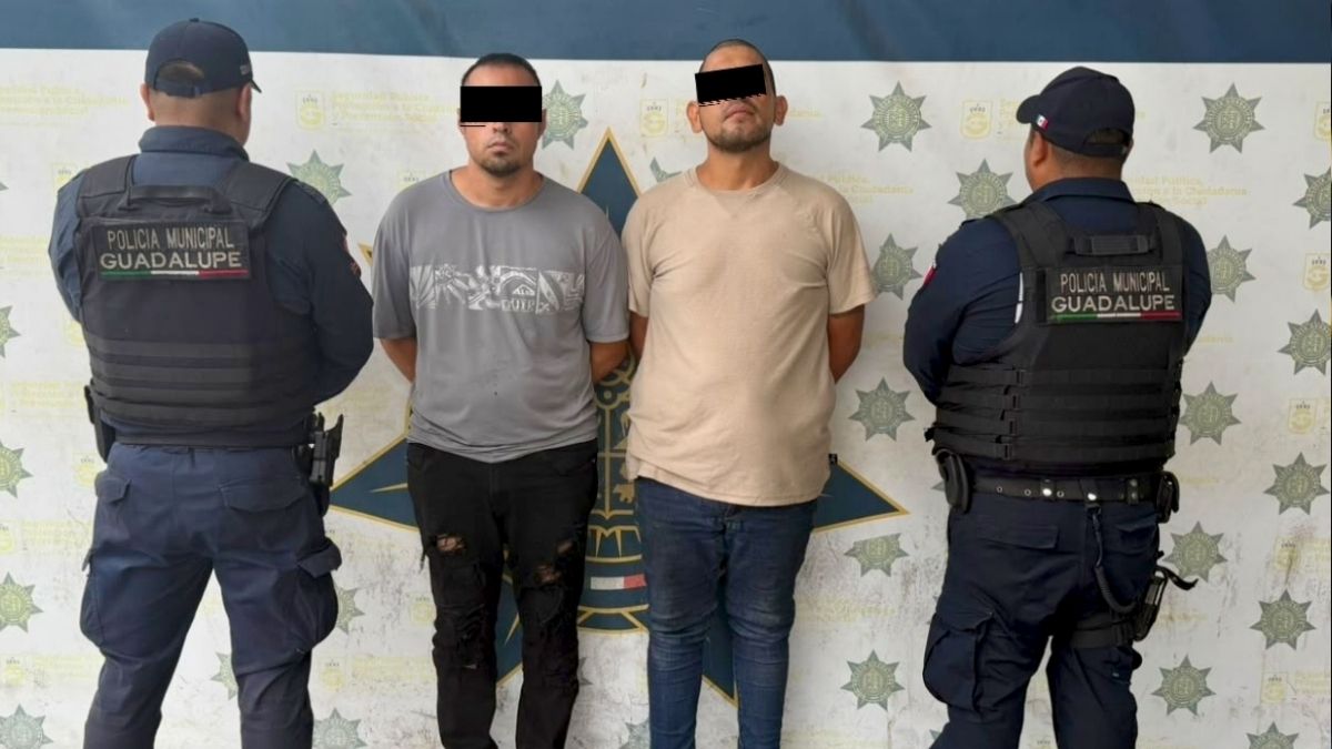 Juan Antonio, de 38 años, y Luis Ángel, de 31, quedaron a disposición del Ministerio Público por el delito de equiparable al robo de vehículo.