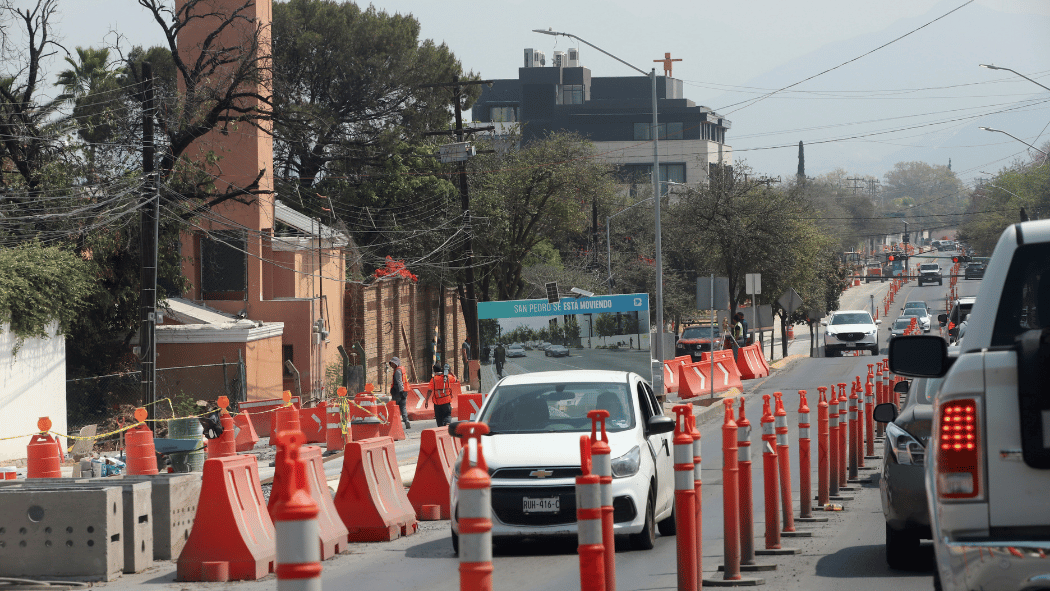 Cierres viales en tramo de Alfonso Reyes en Monterrey