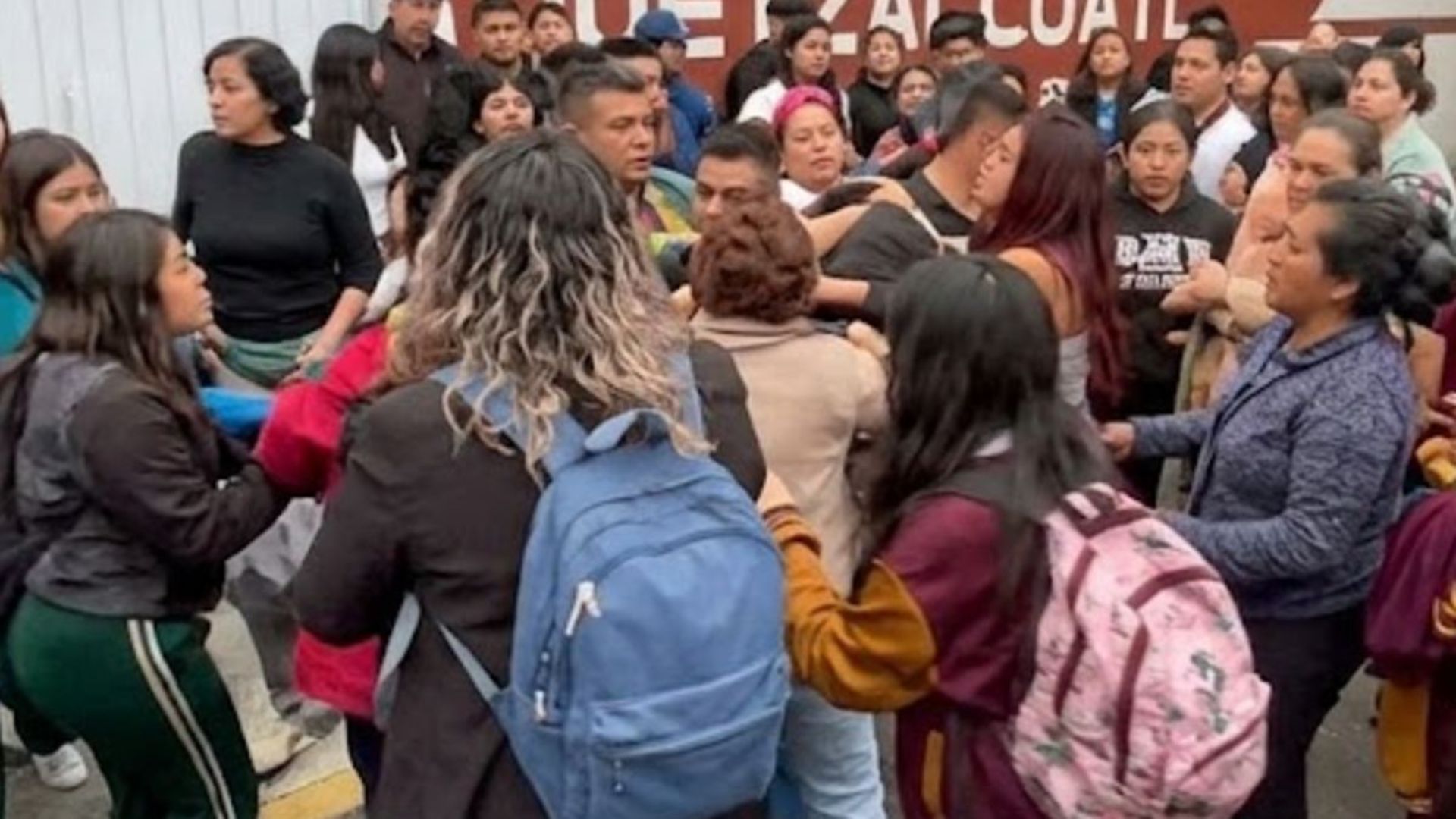 Golpean a estudiante de 13 años en Ecatepec; madre de agresora amenaza con tiroteo