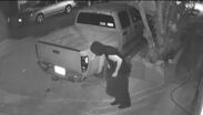 Grabación de seguridad sobre la calle Quito, entre Costa Rica y Nicaragua, tramo donde colonos denuncian el constante merodeo de personas ajenas.