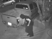 Grabación de seguridad sobre la calle Quito, entre Costa Rica y Nicaragua, tramo donde colonos denuncian el constante merodeo de personas ajenas.