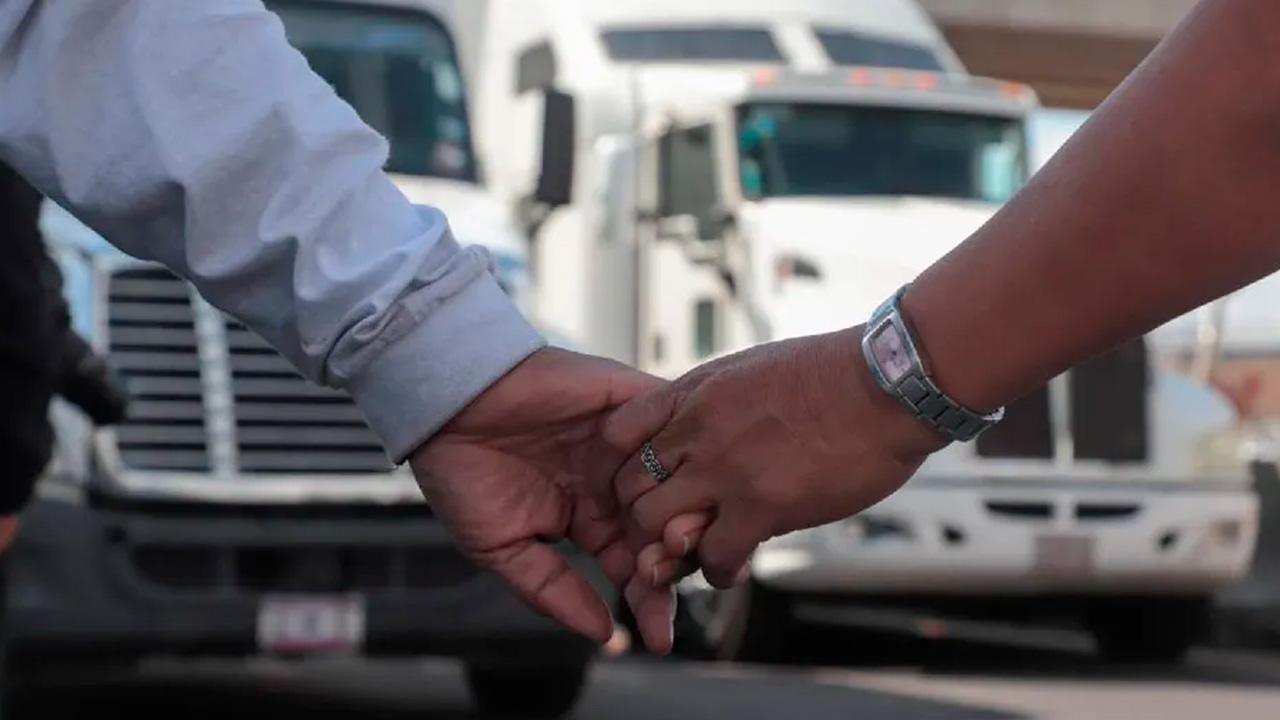 Madres buscadoras levantan bloqueo en la México-Toluca tras acuerdo con la Fiscalía del Edomex