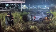 Oficiales de la Policía de Zapopan lograron recuperar la camioneta sobre el camellón de la Carretera a Nogales