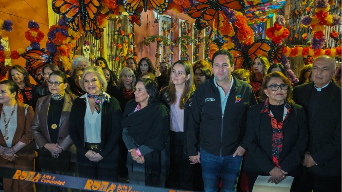 Entre las primeras actividades destacó la exposición de Calaveras Saraperas, instalada en Paseo Capital y la Plaza de Armas.