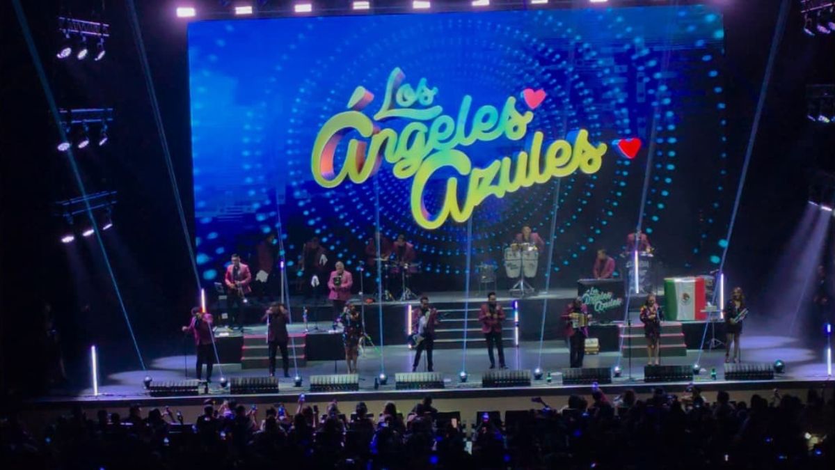 Tan pronto arrancó el show, los asistentes no tardaron en sacar sus mejores pasos de baile.