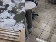 La cantidad de agua que ingresó al inmueble ocasionó que las zonas destinadas al desplazamiento dentro del hospital quedaran cubiertas.