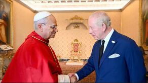 La cercanía de Carlos III y León XIV es histórica tras 500 años de separación. | Vatican News