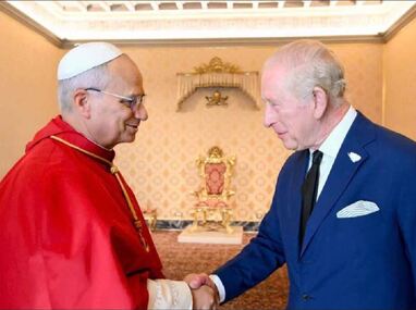 La cercanía de Carlos III y León XIV es histórica tras 500 años de separación. | Vatican News