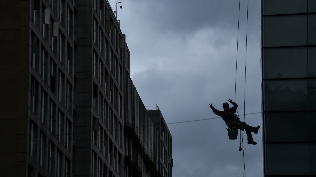 Evita realizar actividades al aire libre cuando se reporta mala calidad del aire.